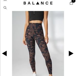 Balance Athletica ascend pant size small